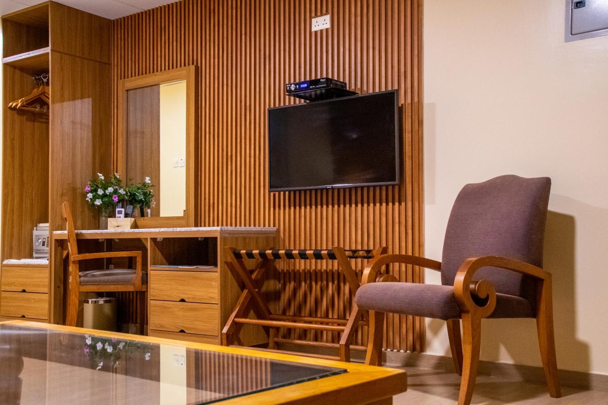 Sandy Beach Hotel & Resort Al Aqah Bagian luar foto