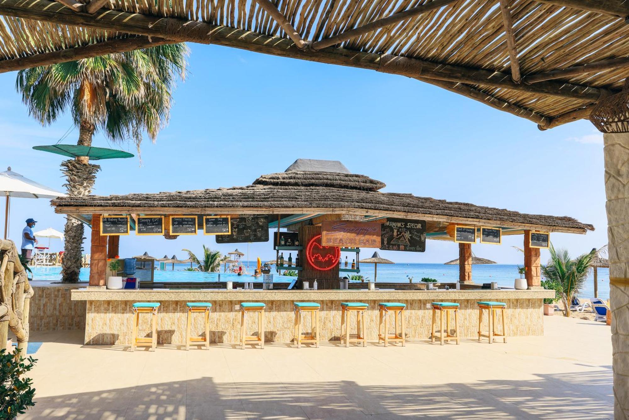 Sandy Beach Hotel & Resort Al Aqah Bagian luar foto