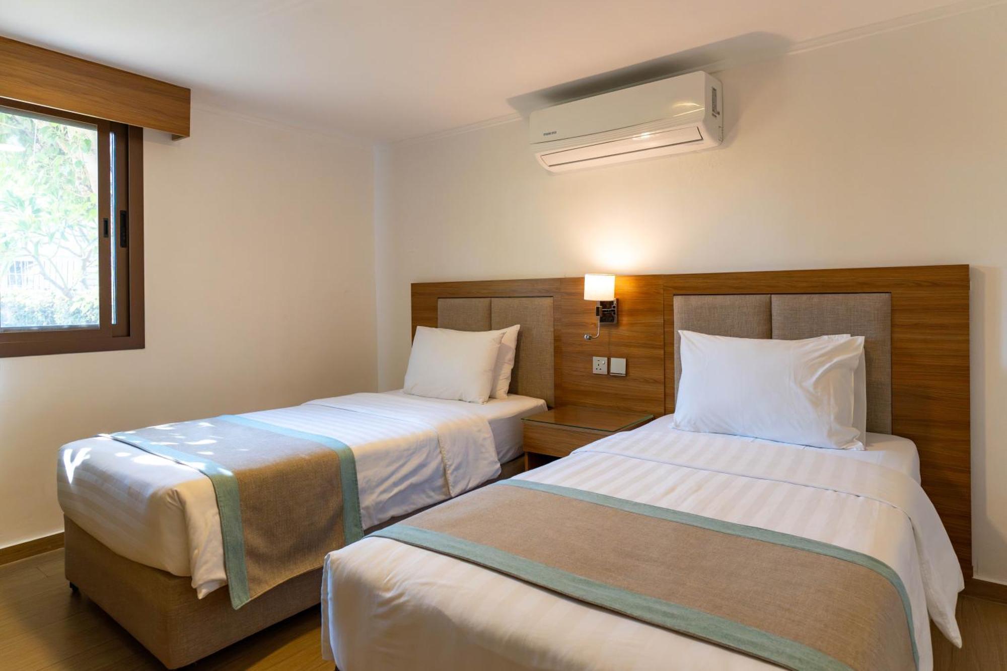 Sandy Beach Hotel & Resort Al Aqah Bagian luar foto